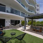 Lujoso Apartamento Con Salida Directa A La Playa Edificio Morros Eco