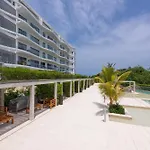 Lujoso Apartamento Con Salida Directa A La Playa Edificio Morros Eco