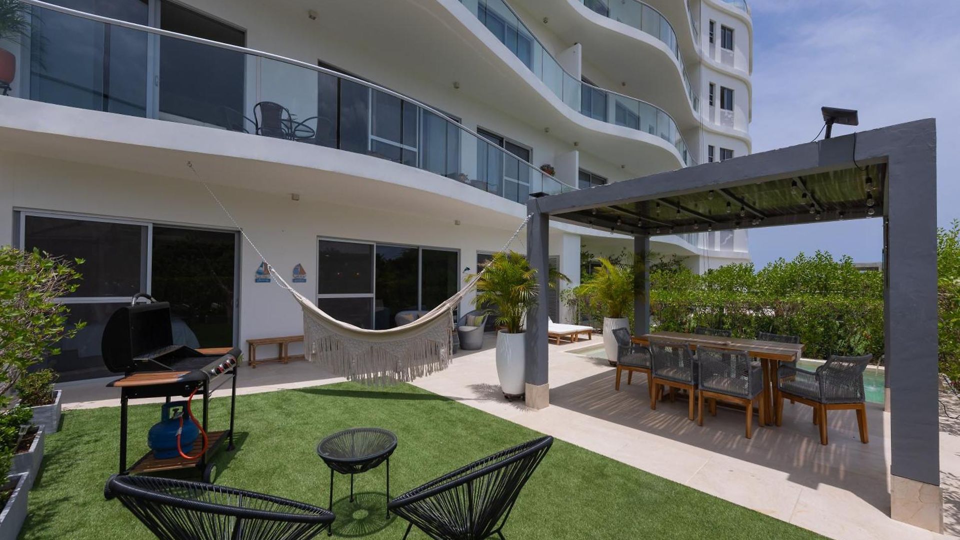 Lujoso Con Salida Directa A La Playa Edificio Morros Eco *