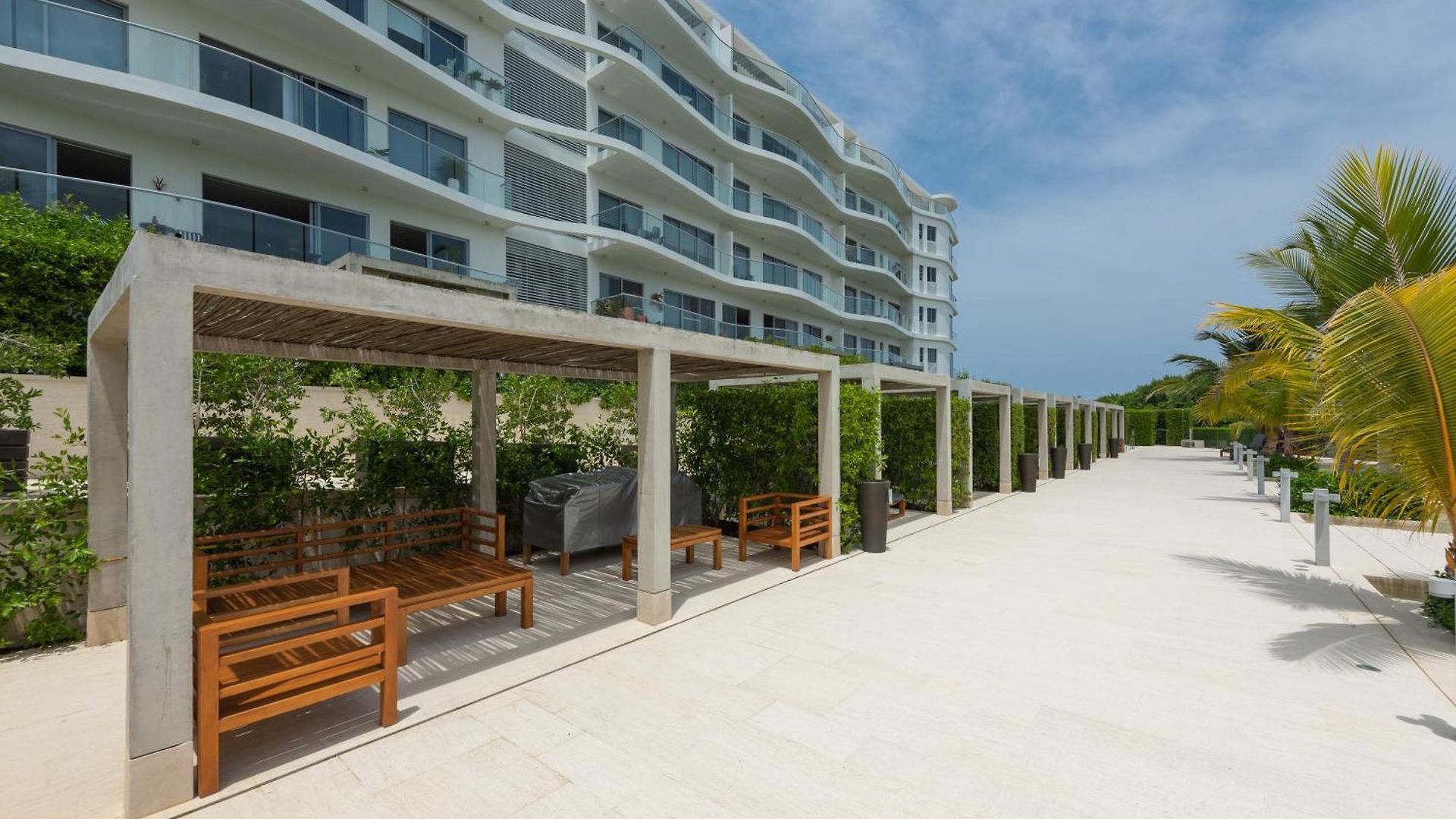 Lujoso Con Salida Directa A La Playa Edificio Morros Eco *