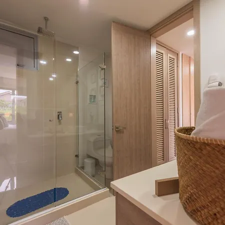 Apartamento Lujoso Con Salida Directa A La Playa Edificio Morros Eco *